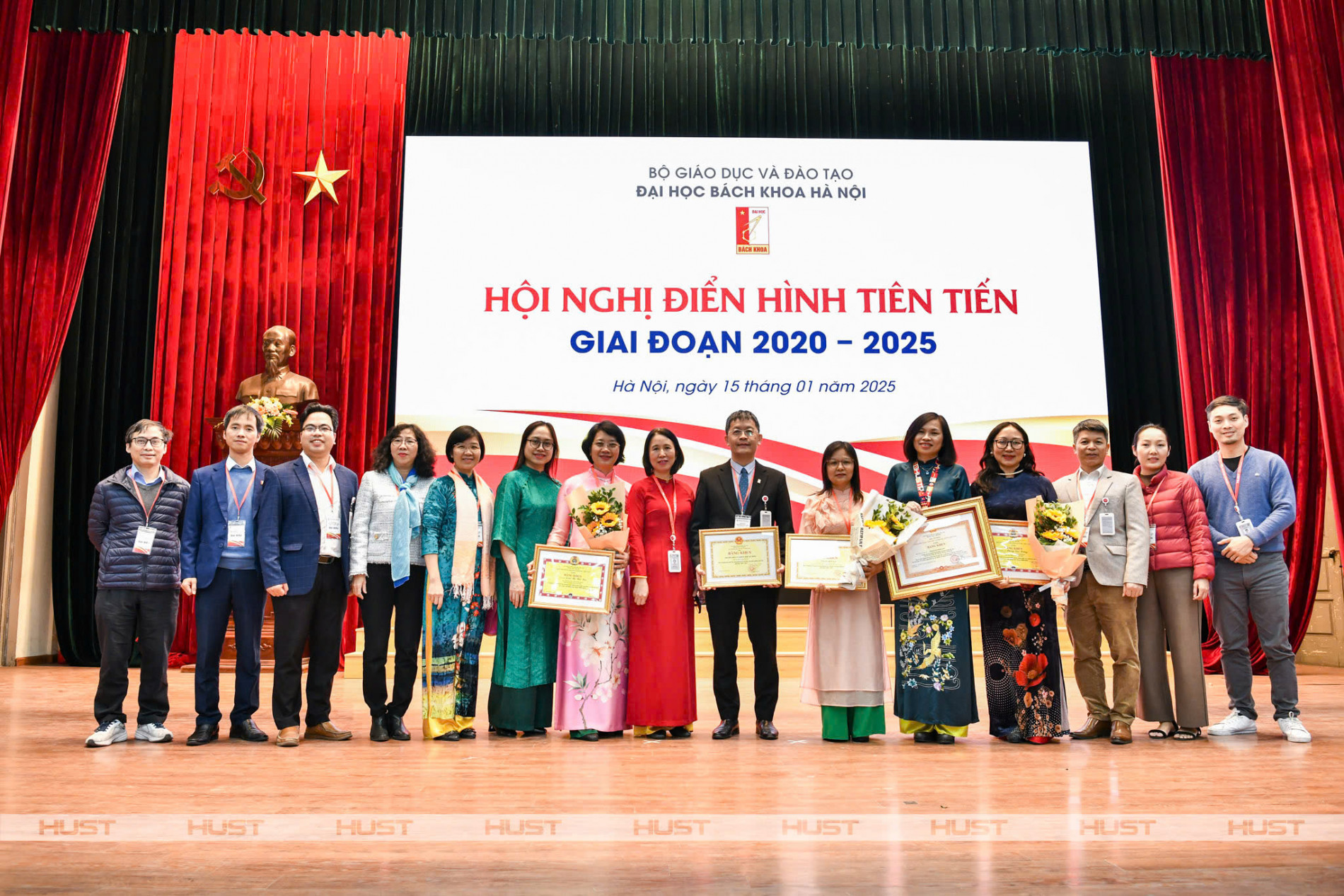 Hội nghị Điển hình Tiên tiến 2020-2025: Tôn vinh những bông hoa tươi thắm trong phong trào thi đua yêu nước