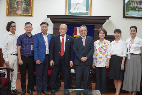 President Chu Ky Son Welcomes the Ambassador of El Salvador to Vietnam