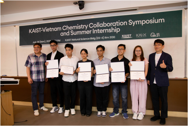 Sáu gương mặt trẻ SCLS tỏa sáng tại Chương trình Hội thảo và Thực tập mùa hè KAIST – Việt Nam 2025