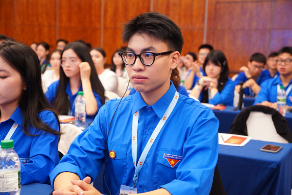 “Từ tờ giấy trắng đến hành trình đỏ” – câu chuyện của Trịnh Minh Đức