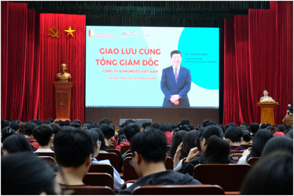 Sinh viên Trường Hóa và Khoa học Sự sống giao lưu cùng Tổng Giám đốc Công ty Ajinomoto Việt Nam