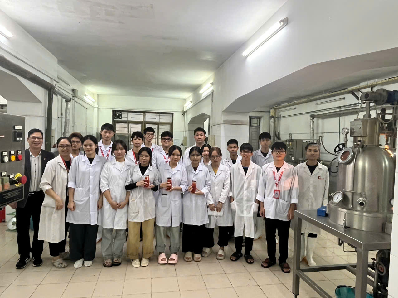 Buổi nhập môn Công nghệ thực phẩm của thầy và trò SCLS