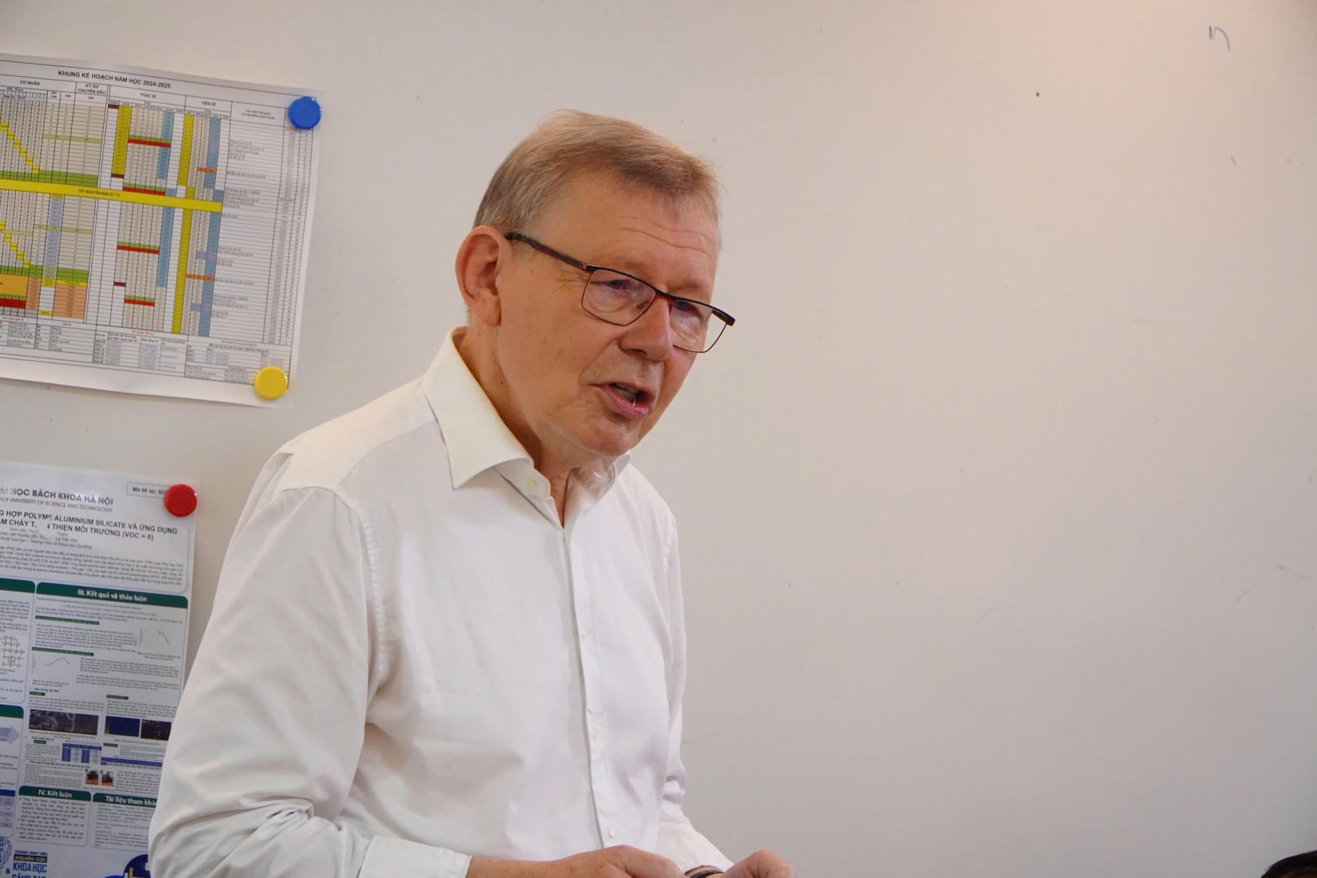 Professor Andreas Seidel-Morgenstern is not only a distinguished scientist with more than 550 international publications and numerous prestigious awards, but also has a special emotional bond with Hanoi. Born in 1956, he spent part of his childhood living