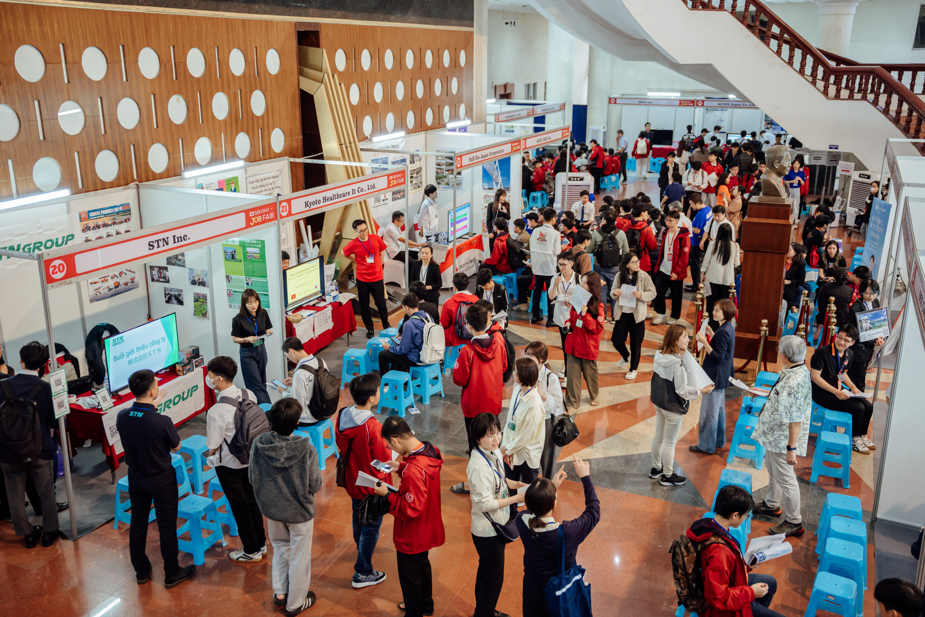 Toàn cảnh sự kiện SEKISHO JOBFAIR 2025 tại thư viện Tạ Quang Bửu