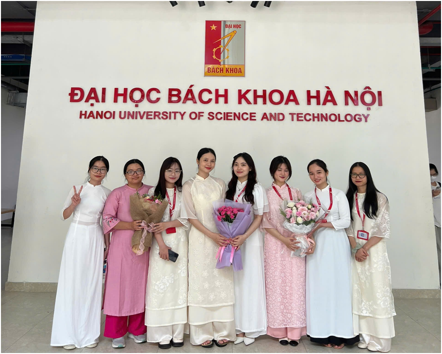 Tân kỹ sư đã hoàn thành buổi bảo vệ đồ án tốt nghiệp năm 2025
