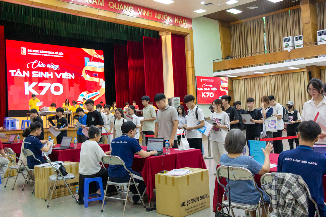 Hội trường C2
