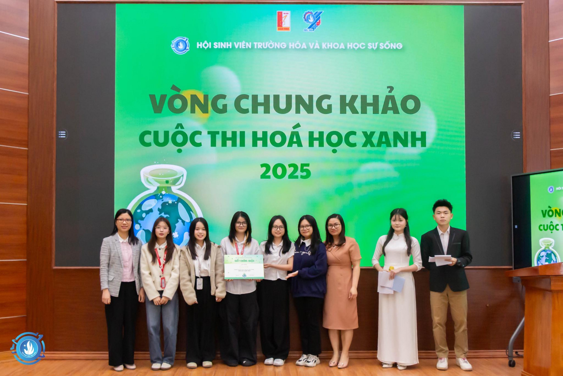 Đội thi đạt giải nhì